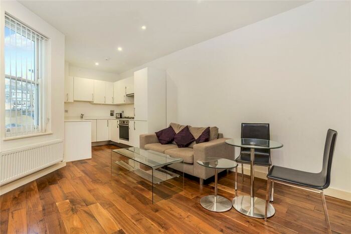1 Bedroom Flat To Rent In Landmark Court, London, NW1