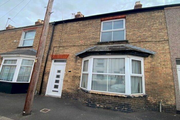 2 Bedroom Property To Rent In Eastbourne Road, Taunton, TA1