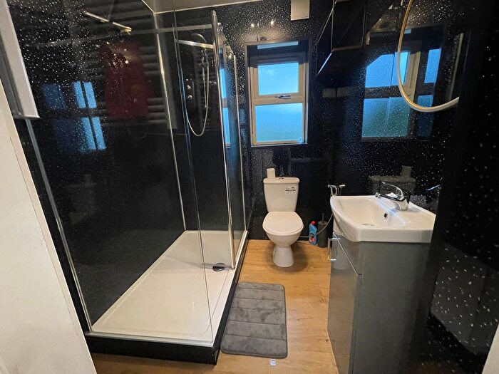 2 Bedroom Flat To Rent In Avenue Road, Doncaster, South Yorkshire, DN2