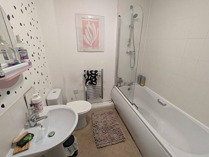 1 Bedroom Flat To Rent In Equity Chambers, Piccadilly, Bradford, West Yorkshire, BD1