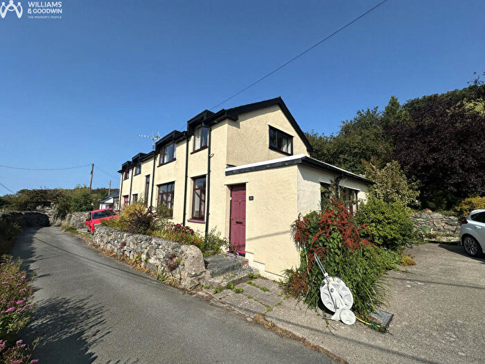 4 Bedroom Semi-Detached House For Sale In Mountain Road, Llanllechid, LL57