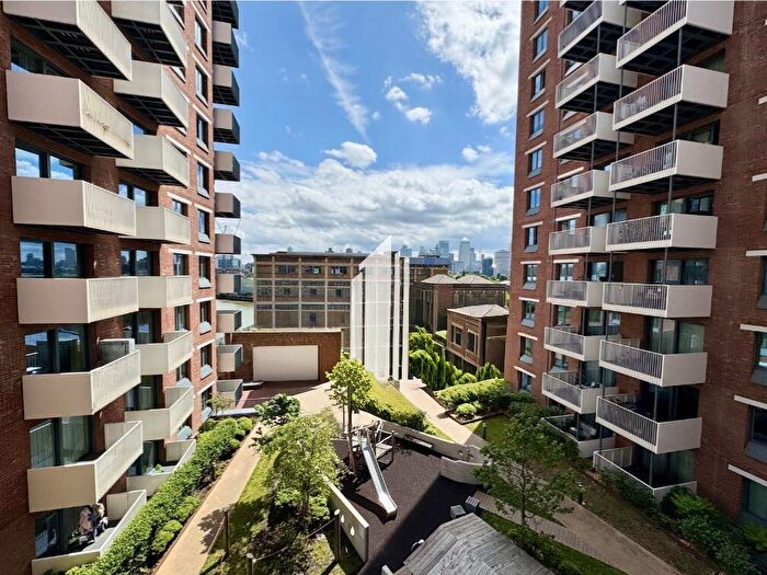 1 Bedroom Flat To Rent In River Apartments?Gillender Street, London, E3