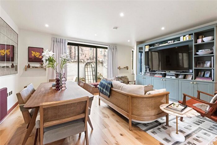 3 Bedroom House For Sale In Balham High Road, SW12