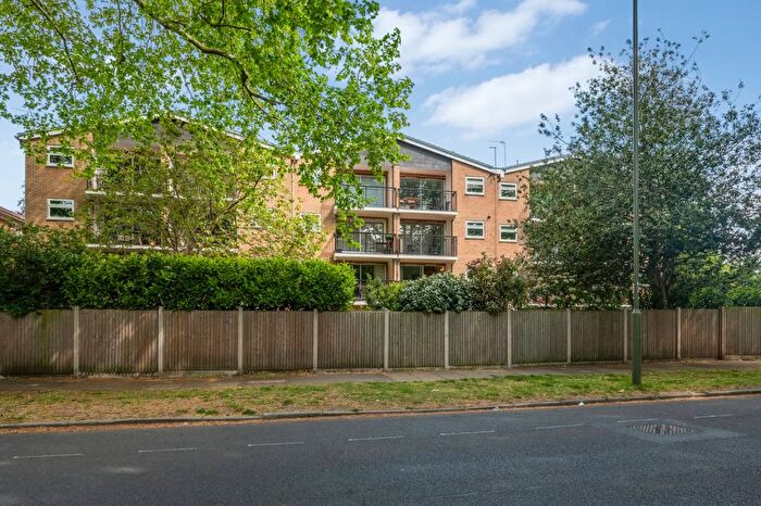 1 Bedroom Flat For Sale In Brackley Road, Beckenham, BR3