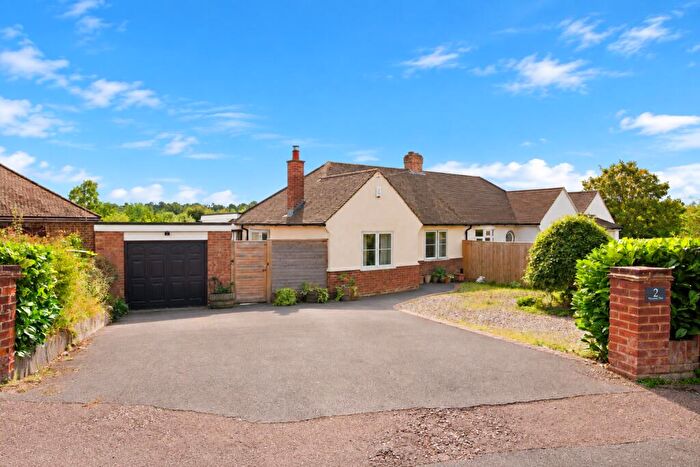 3 Bedroom Bungalow For Sale In Marshalls Way, Wheathampstead, St. Albans, Hertfordshire, AL4