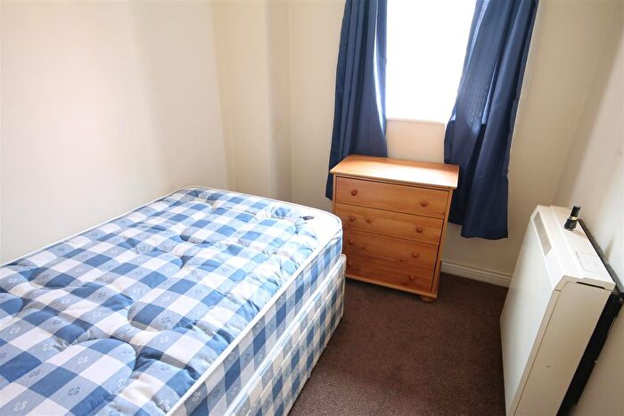 2 Bedroom Flat To Rent In Sloane Court, Jesmond, NE2