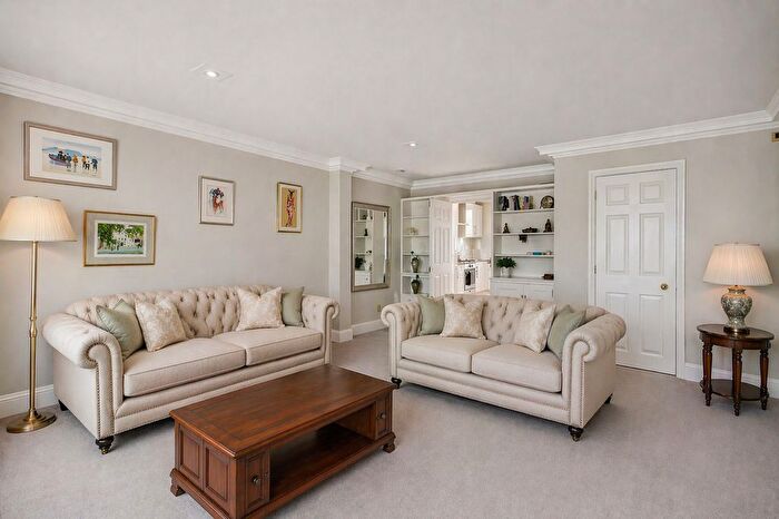 2 Bedroom Flat To Rent In Finborough Road, London, SW10