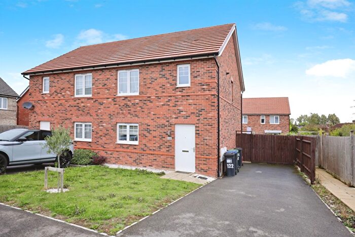 3 Bedroom Semi-Detached House For Sale In Conrad Lewis Way, Warwick, CV34