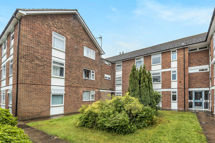 2 Bedroom Apartment To Rent In Norman Road, Winchester, SO23