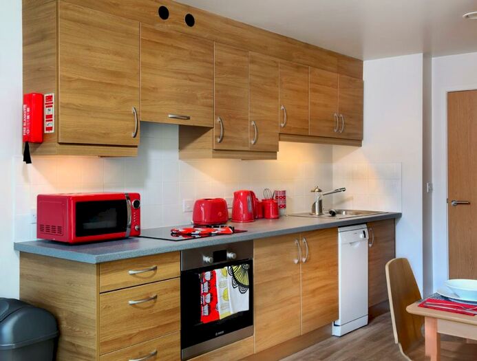 3 Bedroom Apartment To Rent In Bevois Valley Road, Southampton, SO14