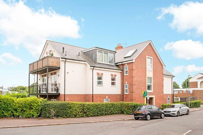 3 Bedroom Flat To Rent In Tamarind Court, Mill Hill East, London, NW7