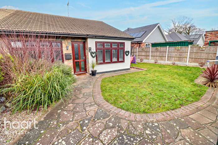 3 Bedroom Semi-Detached Bungalow For Sale In Croft Close, Benfleet, SS7