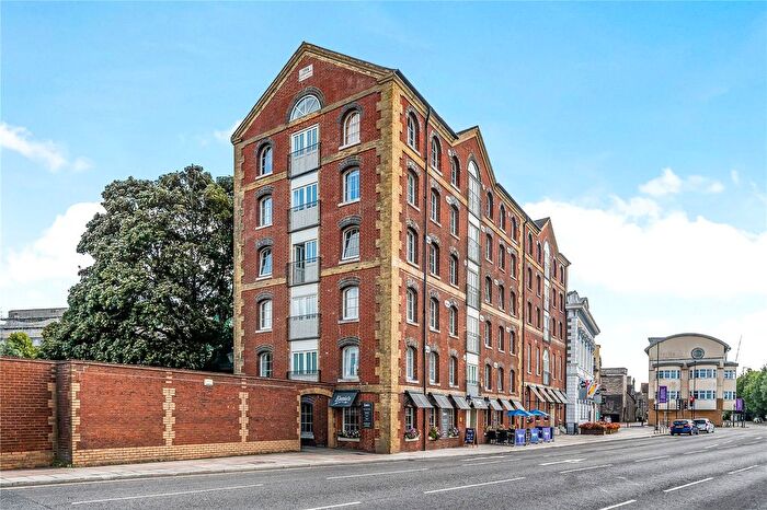 4 Bedroom Flat To Rent In Porters House, Town Quay, SO14