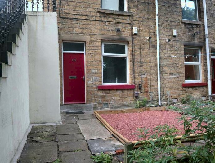 1 Bedroom Apartment To Rent In Yews Hill Road, Lockwood, Huddersfield, HD1