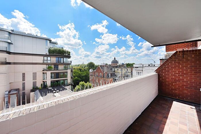 2 Bedroom Flat For Sale In Queensway, Consort House Queensway, W2