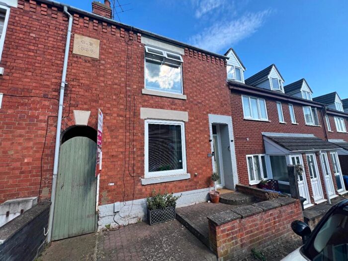 3 Bedroom Terraced House For Sale In Cross Street, Rothwell, Kettering, NN14