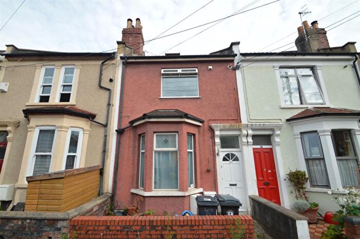 2 Bedroom Maisonette To Rent In Quantock Road, Windmill Hill, Bristol, BS3