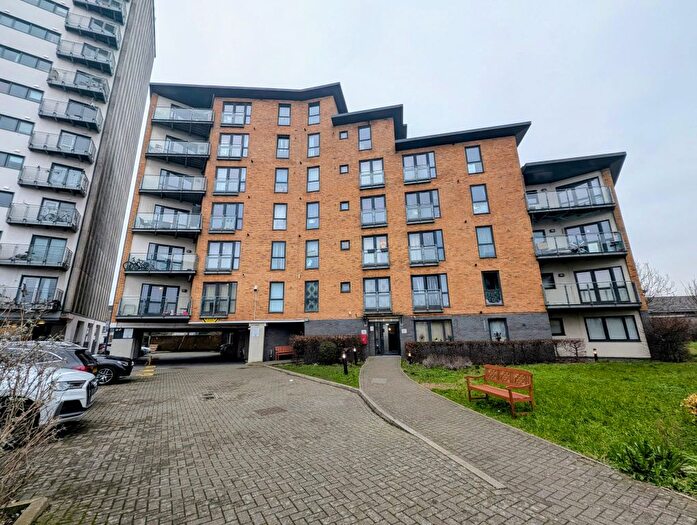 1 Bedroom Flat For Sale In Gateway Court, -, Parham Drive, Gants Hill, IG2