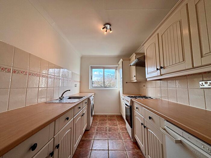 2 Bedroom Flat To Rent In Stonehaven, Wickham Road, BR3