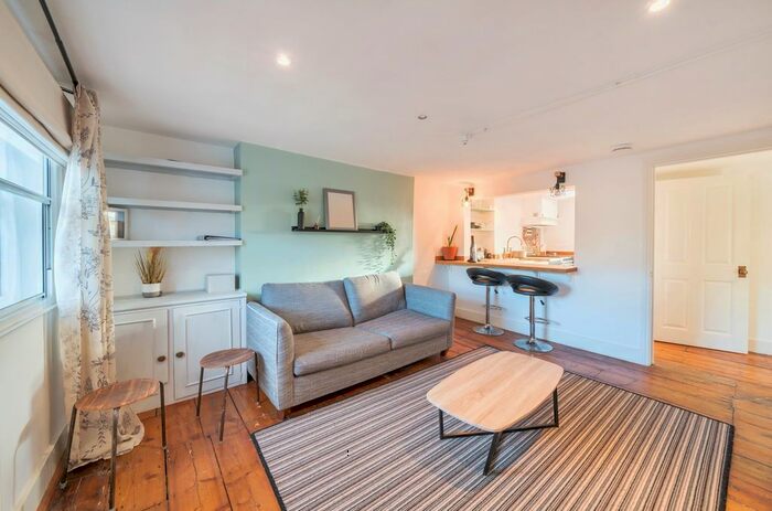 2 Bedroom Flat To Rent In Grange Road, London, SE1