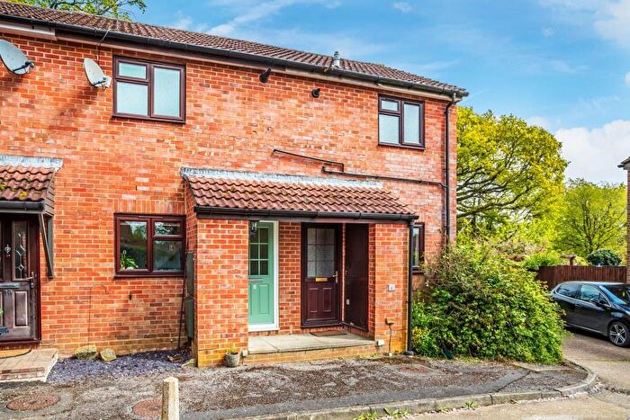 1 Bedroom Terraced House For Sale In Oak Corner, Beare Green, Dorking, RH5