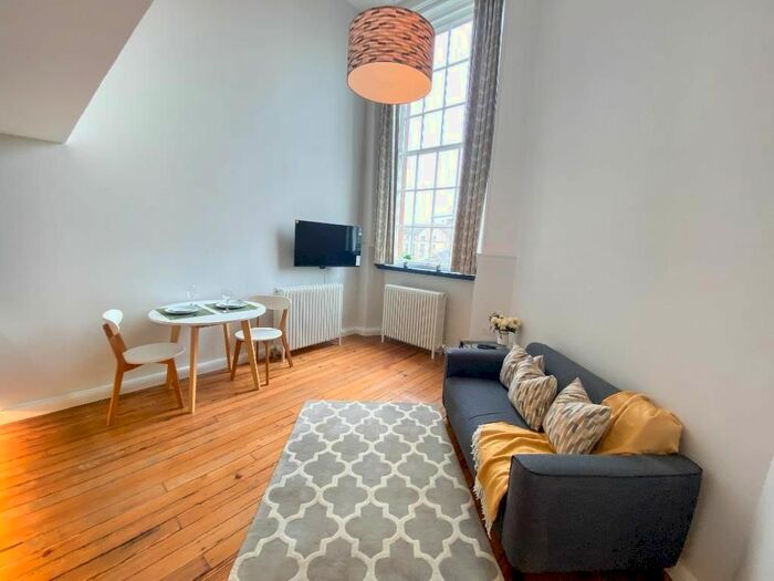 1 Bedroom Flat To Rent In Flat, Mcdonald Road, Edinburgh, EH7