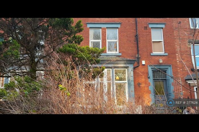 10 Bedroom Terraced House To Rent In Woodsley Road, Leeds, LS2