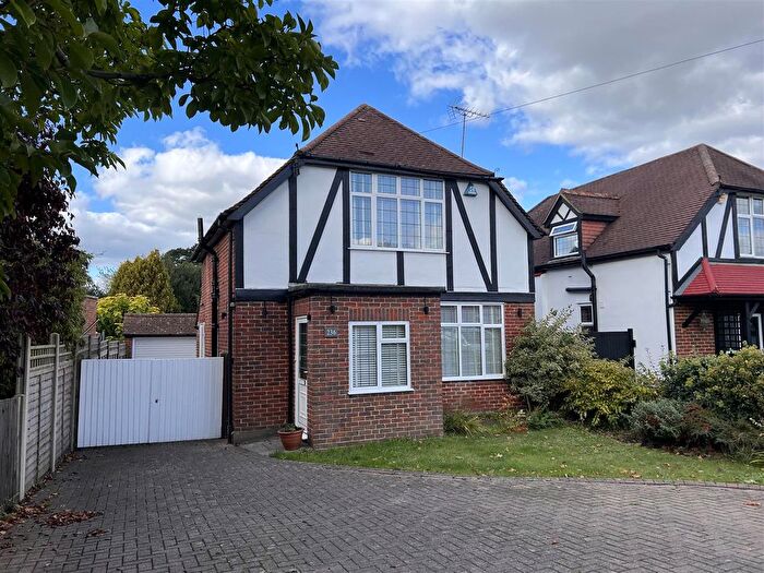 3 Bedroom Detached House To Rent In Lower Road, Great Bookham, KT23