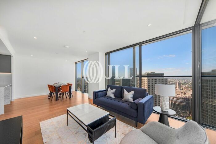 3 Bedroom Flat To Rent In Hampton Tower, Marsh Wall, E14