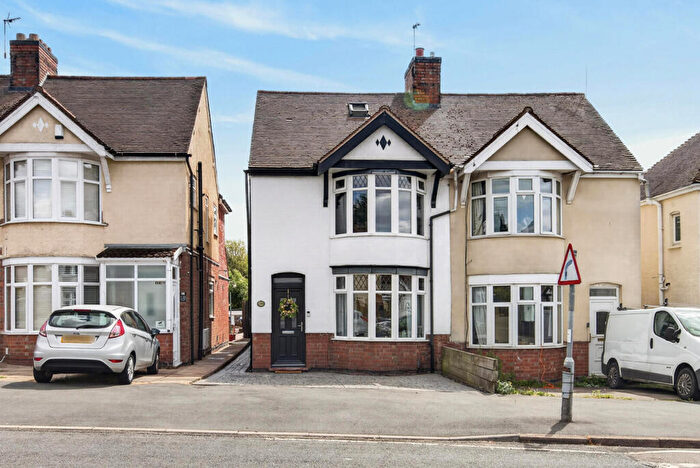4 Bedroom Semi-Detached House For Sale In Strathmore Road, Hinckley, LE10