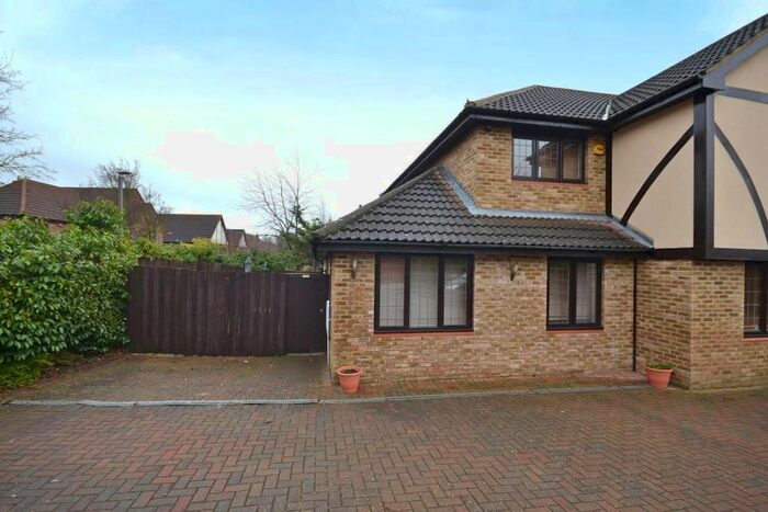 1 Bedroom Detached House To Rent In Lynmouth Crescent, Furzton, Milton Keynes, Buckinghamshire MK4