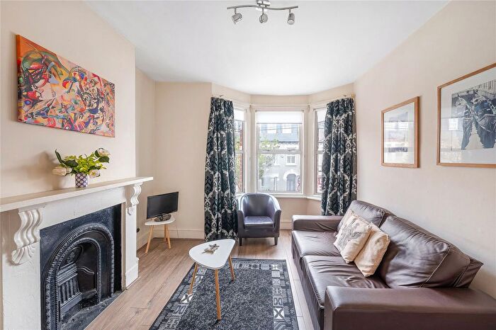 2 Bedroom Flat To Rent In Marville Road, Fulham, London, SW6