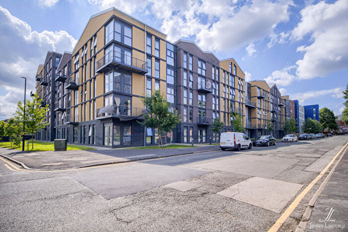 2 Bedroom Apartment For Sale In Arden Gate, Communication Row, Birmingham City Centre, B15
