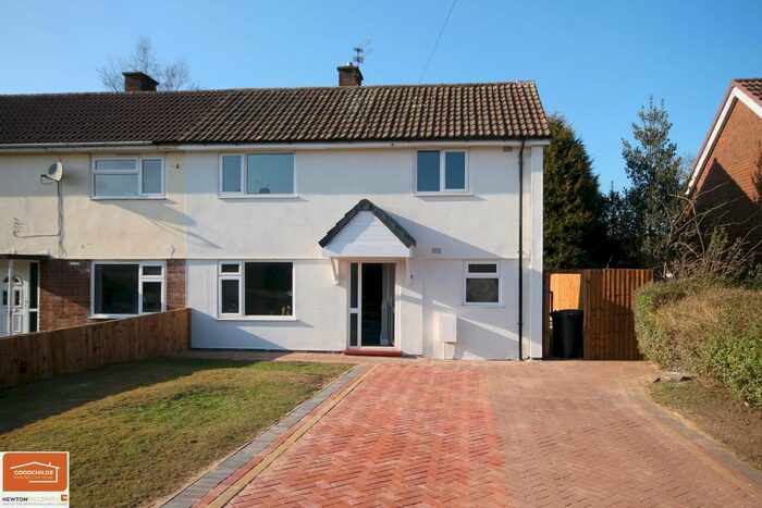 3 Bedroom Semi-Detached House To Rent In Hawthorne Road, Essington, WV11