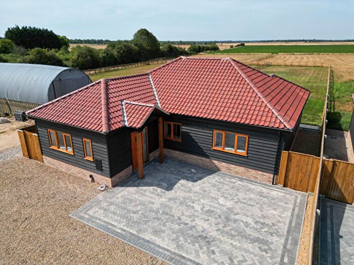 3 Bedroom Detached Bungalow For Sale In Smithy Fen, Cottenham, CB24