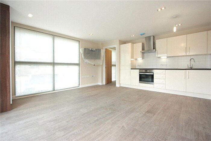 Apartment To Rent In Pindoria House, Mintern Street, London, N1