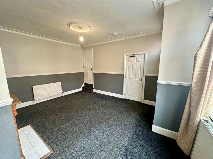 2 Bedroom House To Rent In Copperfield View, Leeds, LS9
