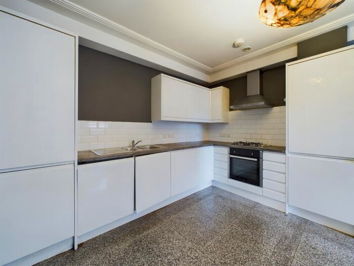 2 Bedroom Apartment To Rent In Broadway, Peterborough, PE1