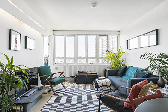 2 Bedroom Apartment For Sale In Wyclif Street, London, EC1V