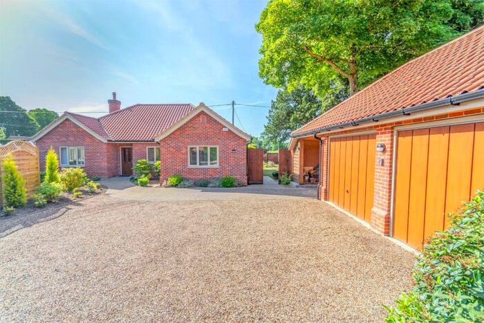 4 Bedroom Detached Bungalow For Sale In Earlsmead Gardens, Mileham, PE32