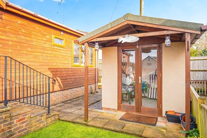 2 Bedroom Bungalow For Sale In Riverside Park, Upper Beeding, West Sussex, BN44