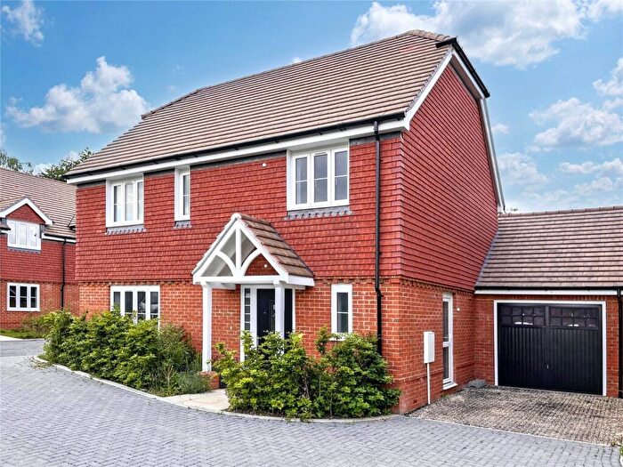 4 Bedroom Detached House To Rent In Fuggle Hop Close, Tongham, Farnham, Surrey, GU10