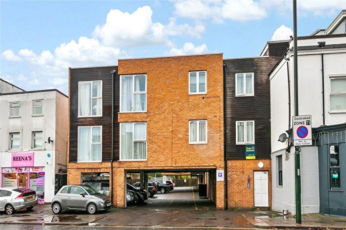 2 Bedroom Flat For Sale In Waldegrave Road, Teddington, TW11