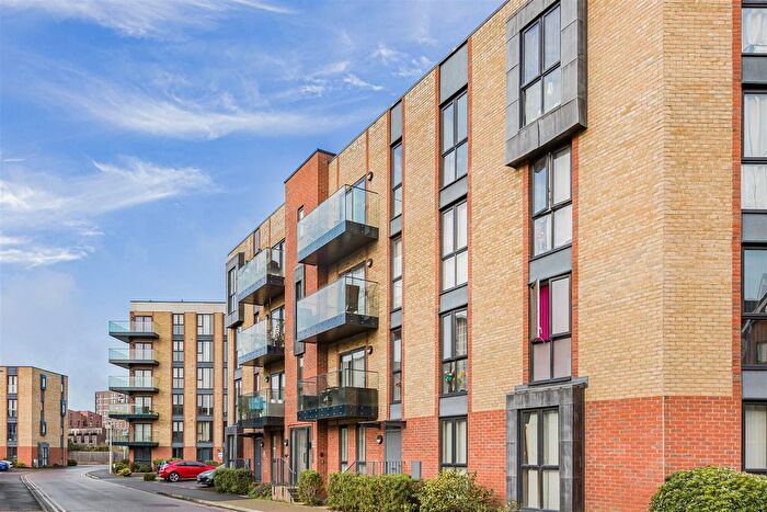 2 Bedroom Flat For Sale In Robert Parker Road, Reading, RG1