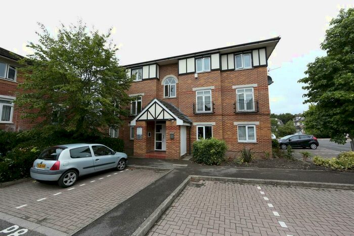 1 Bedroom Apartment To Rent In Pearl Court, Heton Gardens, Hendon, NW4