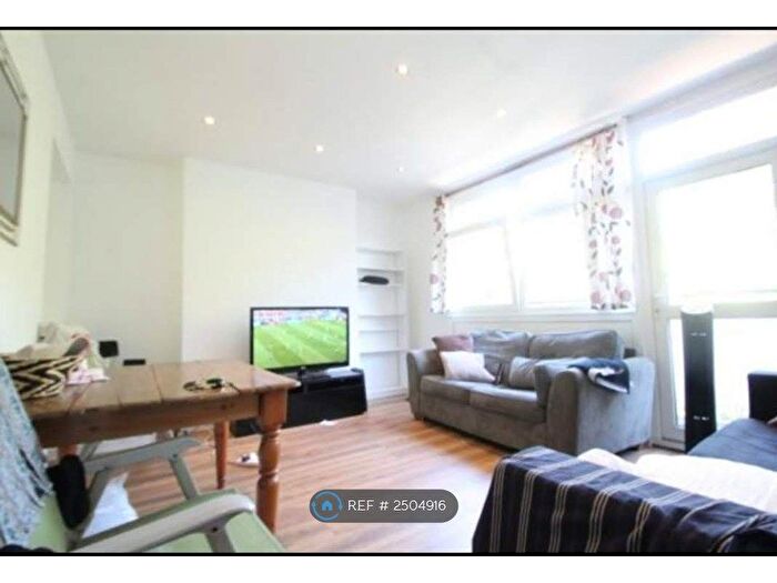 2 Bedroom Maisonette To Rent In Saxonbury Court, London, N7