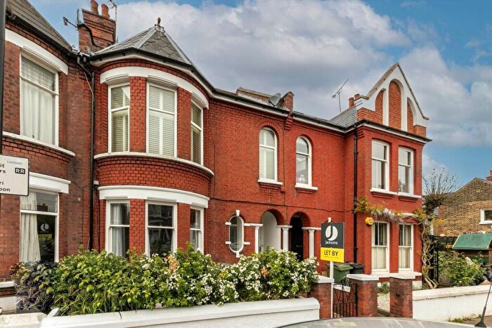 2 Bedroom Maisonette To Rent In Glenfield Road, Balham, SW12