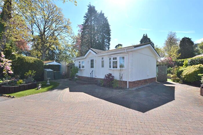 2 Bedroom Mobile Home For Sale In Rowan Dale, Grange Estate, Church Crookham, GU52