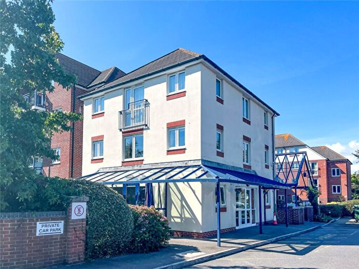 2 Bedroom Apartment For Sale In Stour Road, Christchurch, Dorset, BH23