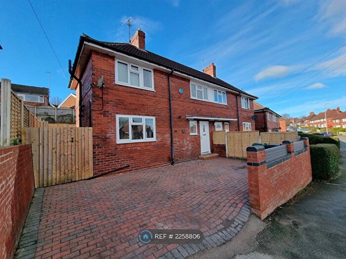 3 Bedroom Semi-Detached House To Rent In Broadlea Avenue, Leeds, LS13